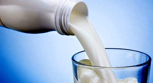 牛奶生产一物一码食品安全追溯系统的应用，让消费者喝上放心奶。