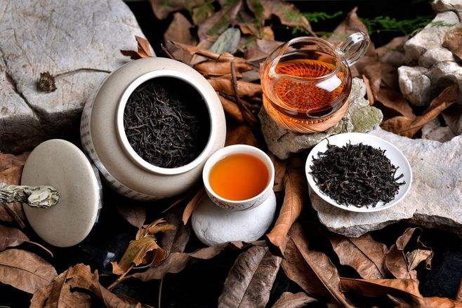 “茶”称为世界三大无酒精饮料。针对这一趋势,现在喝茶的人越来越多,同时假茶也就越来越多,茶叶质量安全危机频繁发生,引起了消费者的广泛关注,要保证茶叶产品的质量安全,须做到产品可追溯。